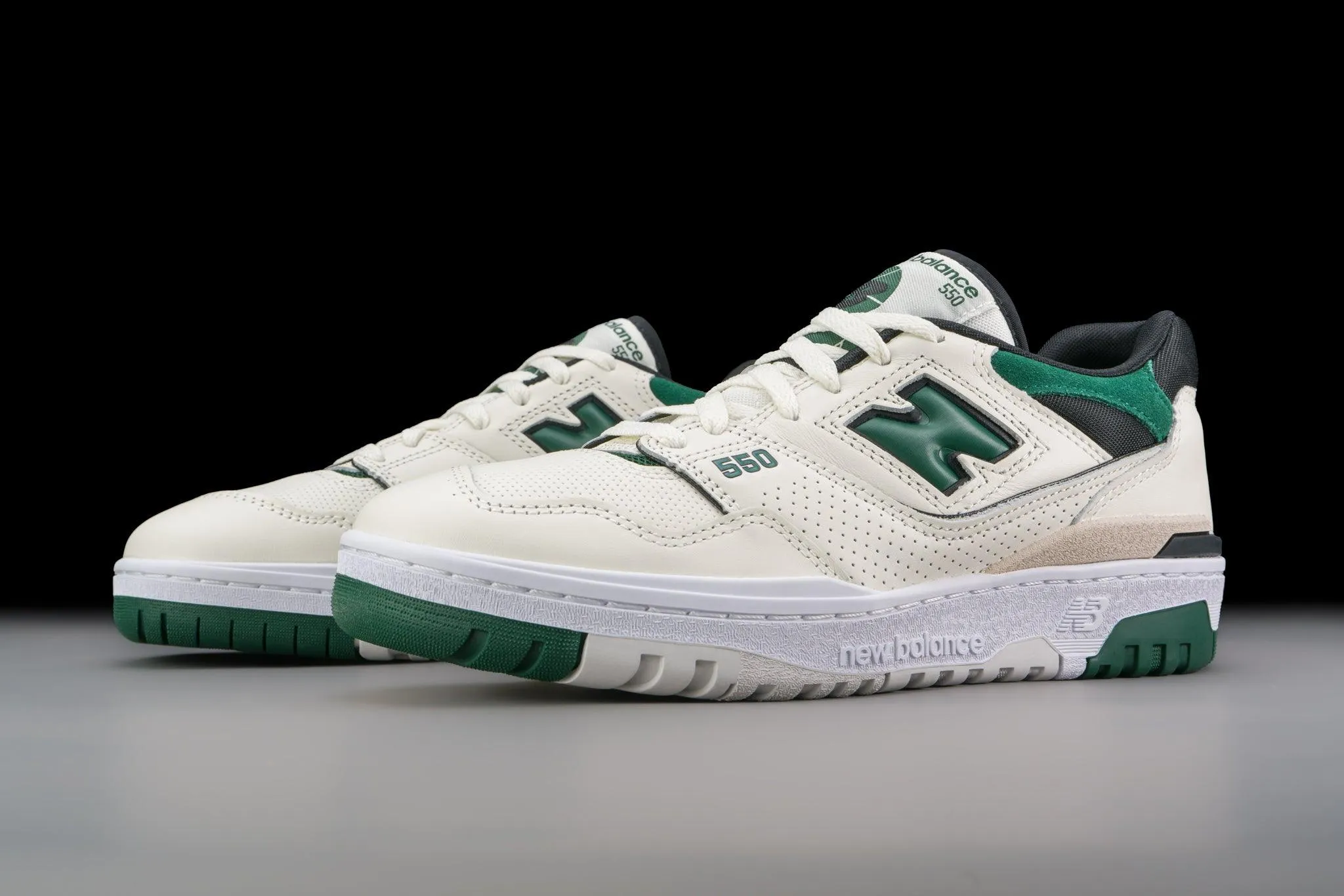 New Balance 550 Sea Salt Pine Green